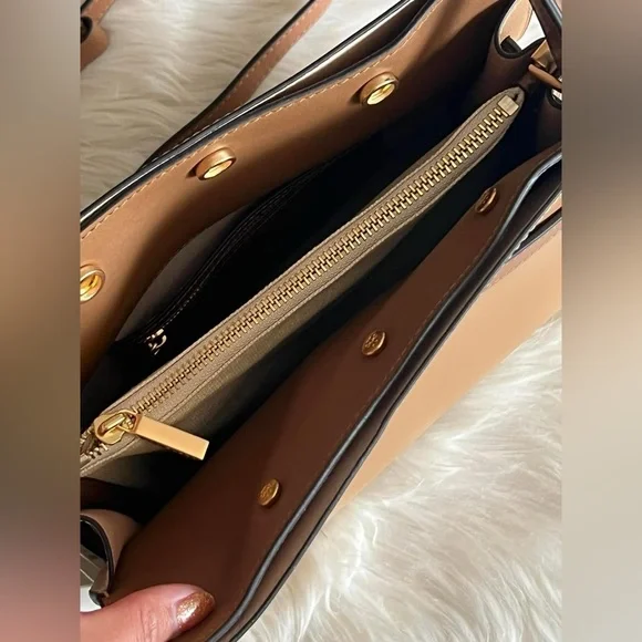 💰SOLD - 75182 - Tory Burch Small Lee Radziwill Double Bag - Picture 9 of 14